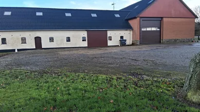 Ugenert, landlig og meget centralt