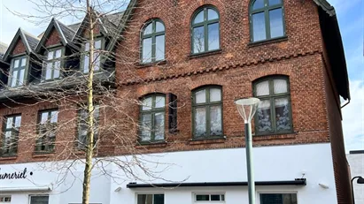 SLÅ TIL ! LEJEFRIHED TILBYDES !