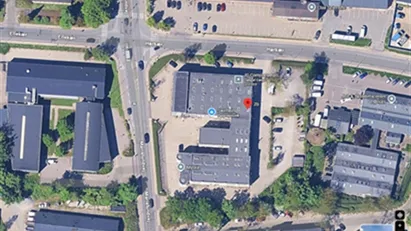 Attraktivt hjørnelokale med masser af synlighed – perfekt til frisør og eller klinik!