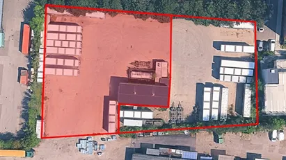 MOTORVEJSNÆR OPLAGSPLADS / PARKERING PÅ 2.500 m²