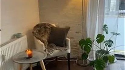 Hyggeligt mindre terapi/behandlerlokale, v. Nyhavn, i klinikfællesskab