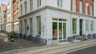 Lyst lejemål med ekstra lagerplads på Nørrebro