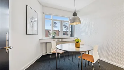 Ingen binding, kontor til 5.000 kr.