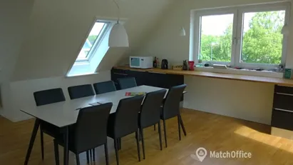 Stort kontor på 1. sal