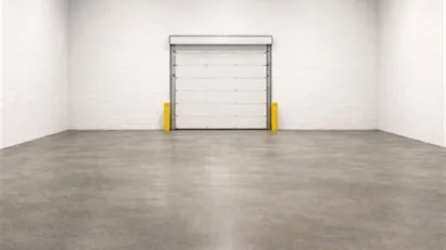 Nyrenoveret lager med port og fleksible muligheder – centralt i Rødovre