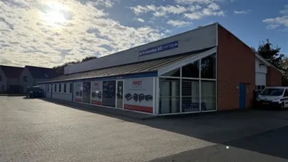 Butik/lager/kontor med god synlig beliggenhed i Hadsten Butik/lager/kontor med god synlig beliggenhed i Hadsten