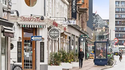 Skønt kontor i ejendom med altan & elevator