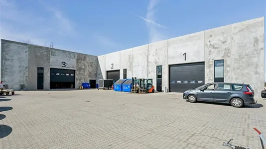 Værkstedslokaler til leje i Århus N - billede 2