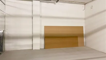 Kælderlokale udbydes til leje