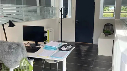 Perfekt kontor til 1-2 personer med adgang til mødelokale og meget mere👍🏼
