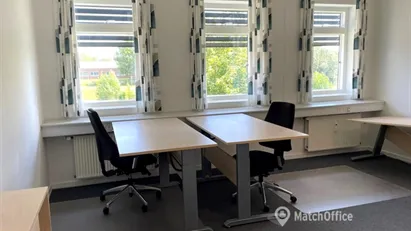 Få dit eget kontor til kun kr. 3.000.- pr. md. Få dit eget kontor til kun kr. 3.000.- pr. md.