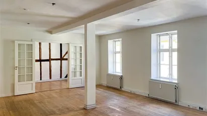 Erhvervslejemål med charmerende og historiske detaljer