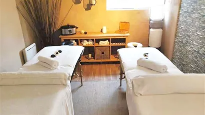 Ny-renoveret klinik/kontor/butik - attraktiv leje/beliggenhed