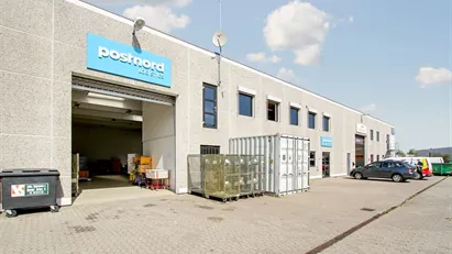 Super regulær lager/produktion med flotte kontorer