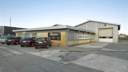 Centralt lager/produktionslejemål med udegård